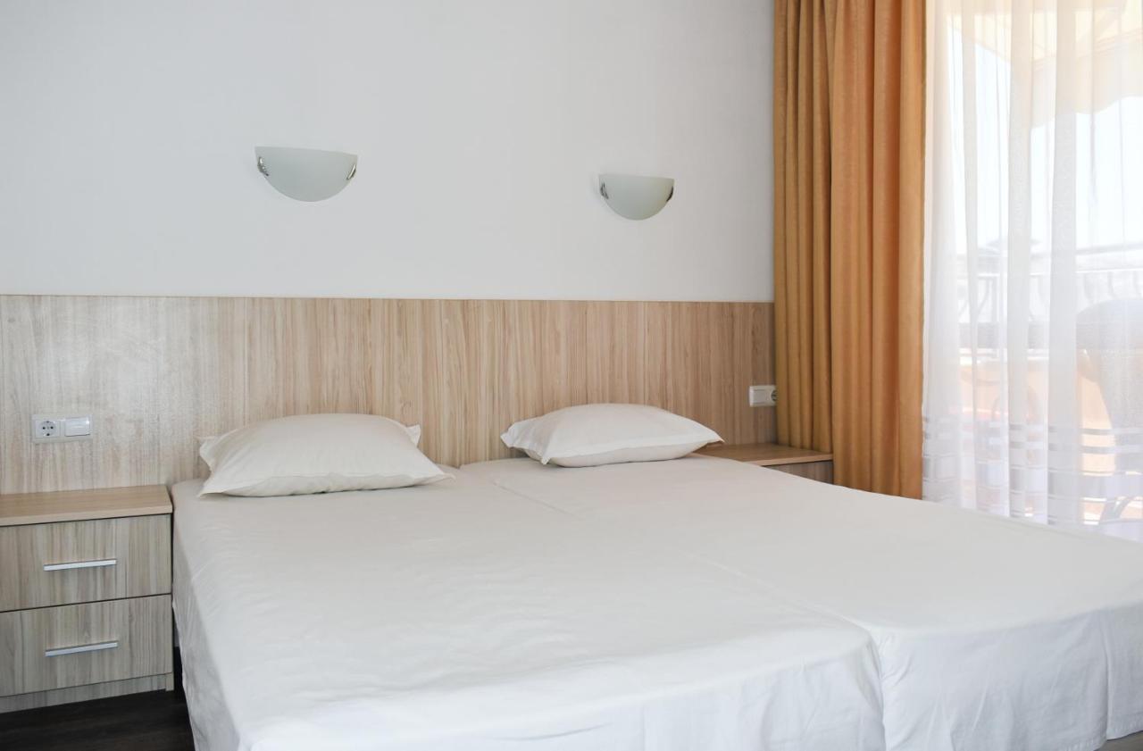 Time Out Hotel Sozopol Exterior photo